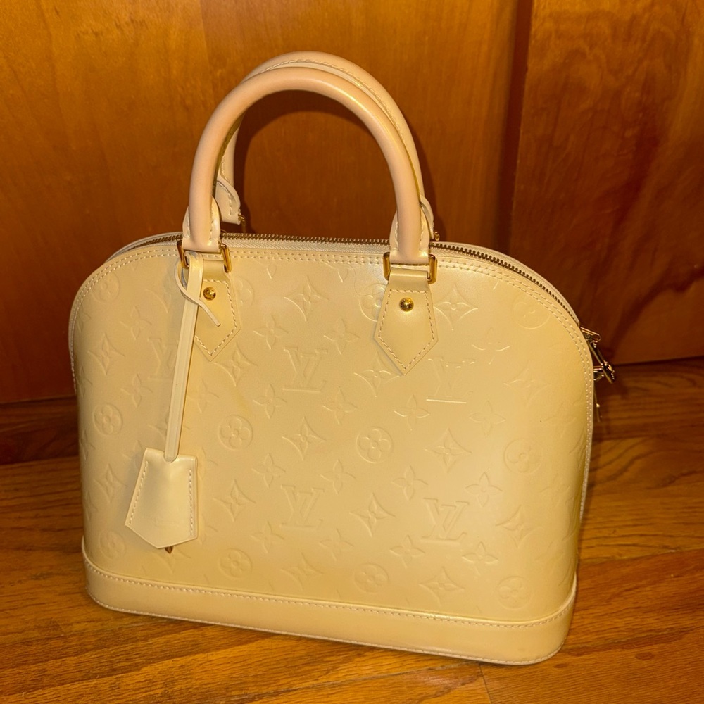 Louis Vuitton Cream Satchel Elegant Dome Shape